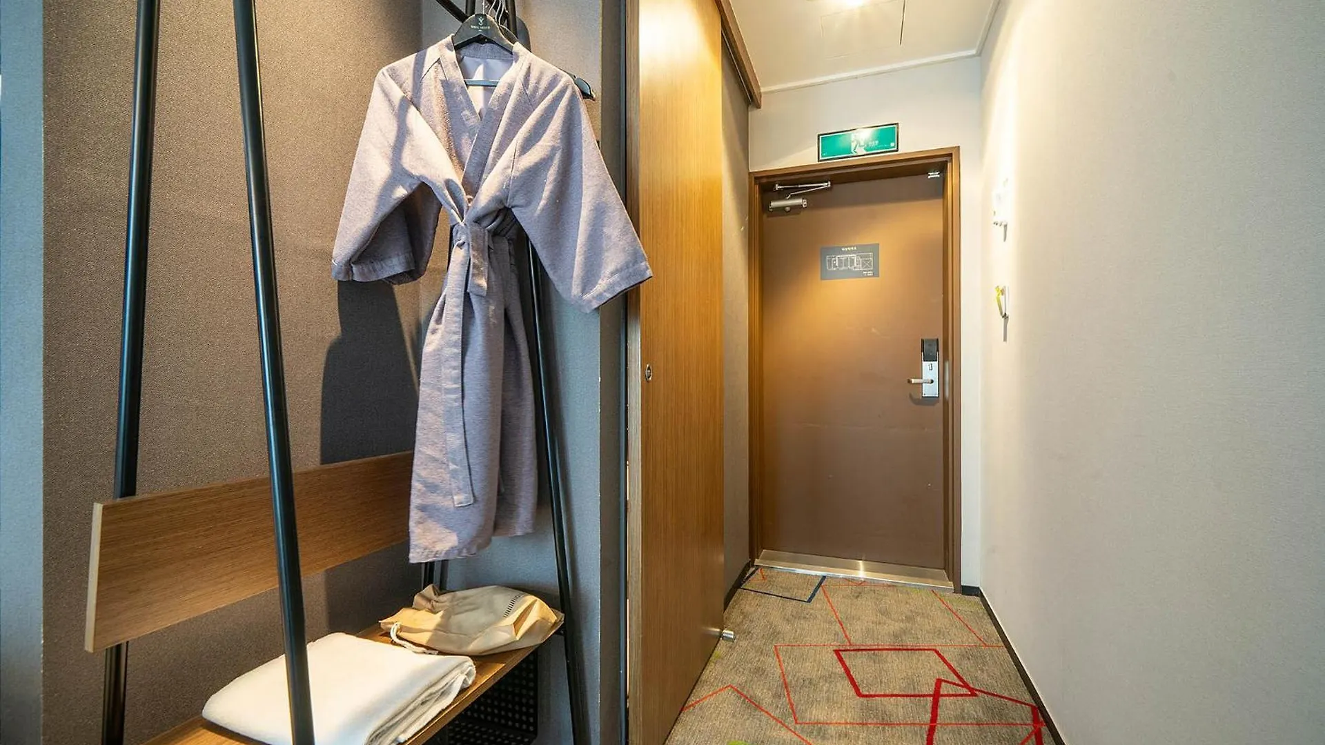 South Vandeco Hotel Пусан
