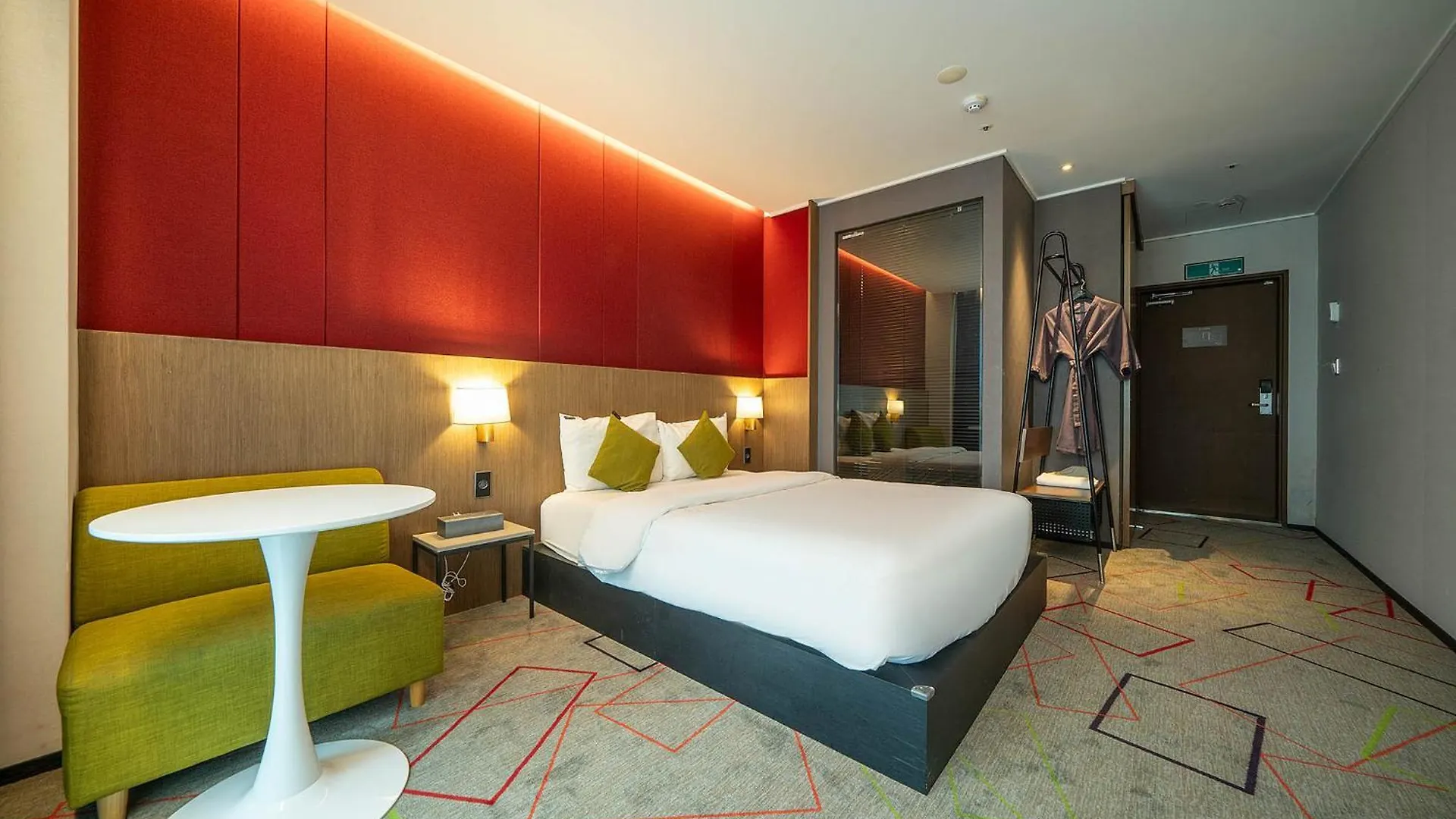 South Vandeco Hotel Пусан